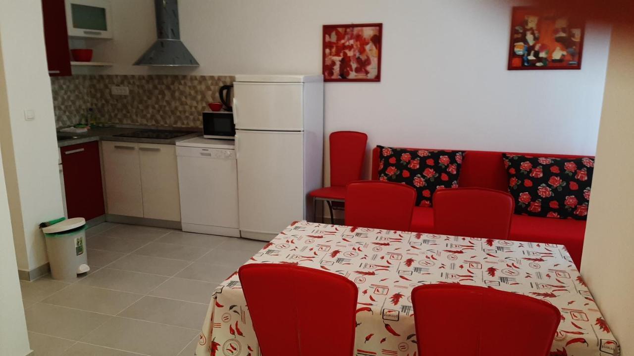 Apartmani Mw, Crveni Apartman Башка Экстерьер фото