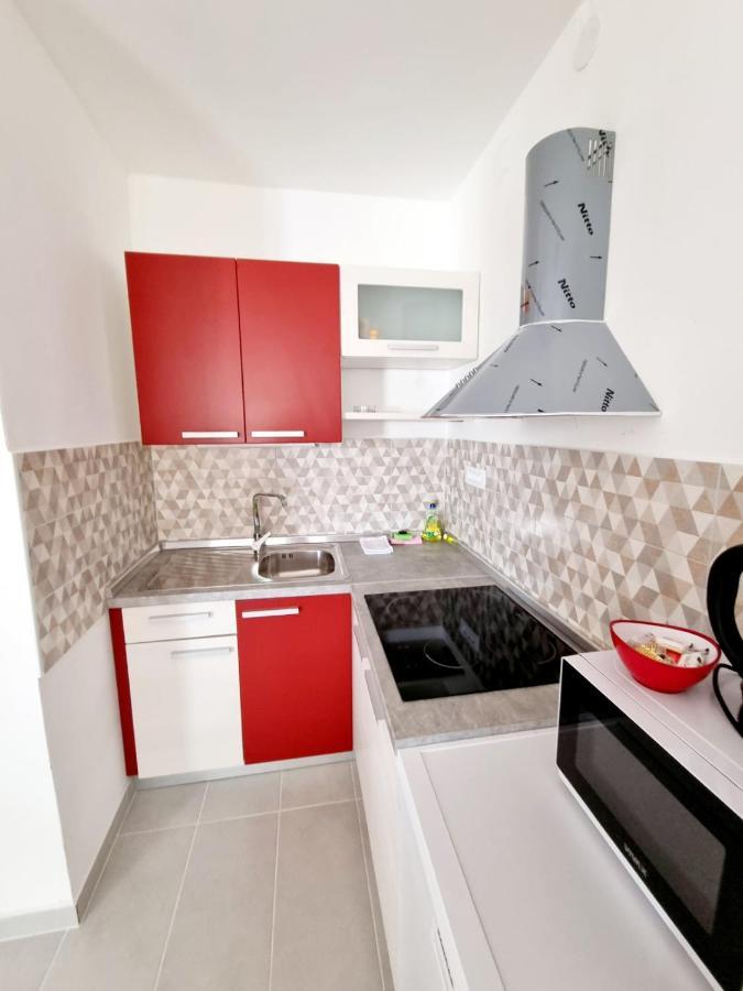 Apartmani Mw, Crveni Apartman Башка Экстерьер фото