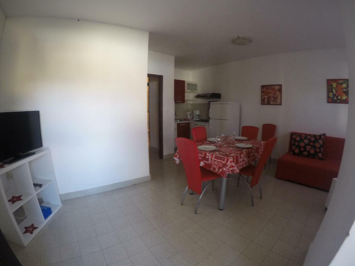 Apartmani Mw, Crveni Apartman Башка Экстерьер фото